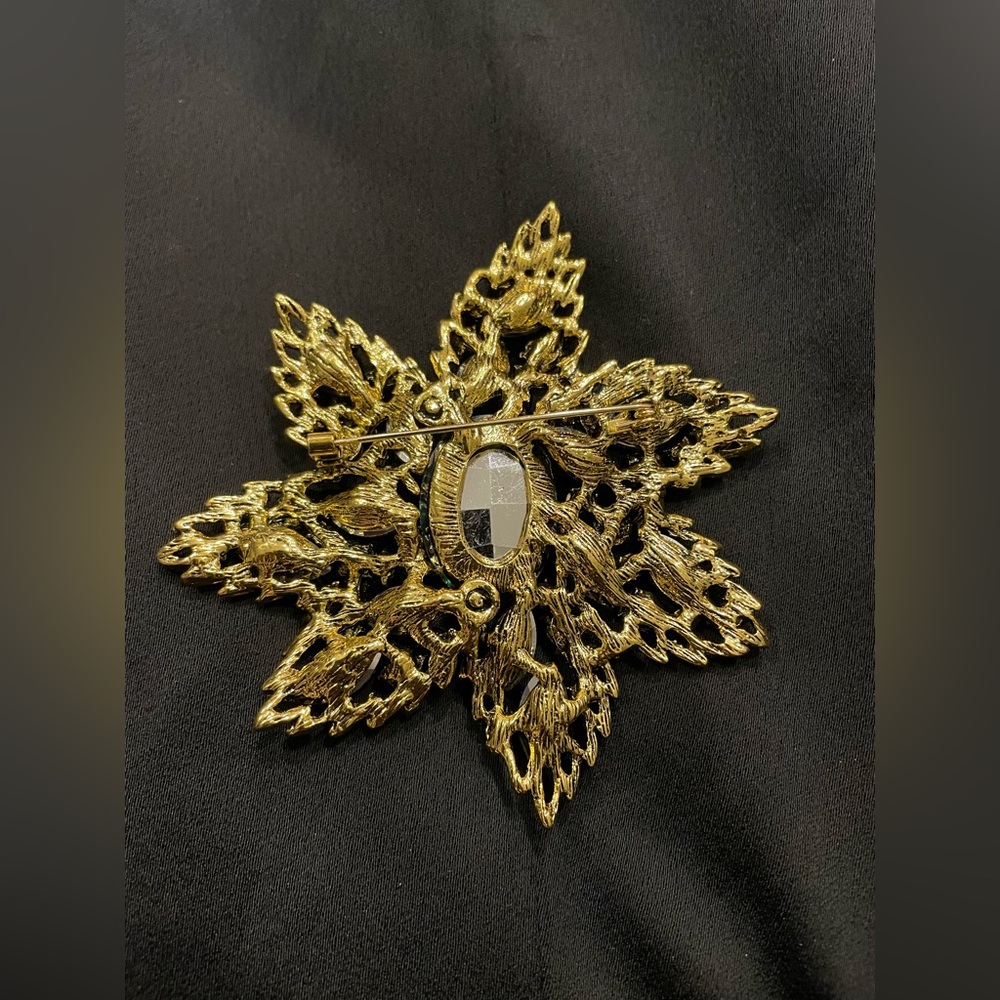 Elegant Multicolor Crystal Brooch - Picture 2 of 2